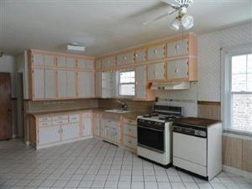 4th image of 1120 W 142nd St
