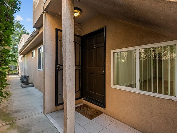 3rd image of 6452 Woodley Ave Unit 2