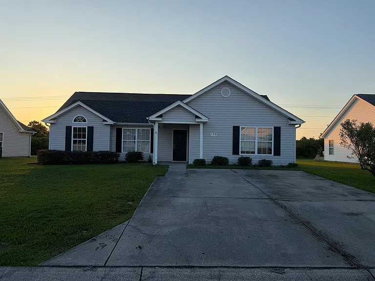 123 Bonnie Bridge Cir — Photo 1