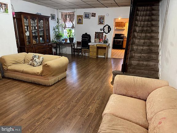 2nd image of 517 Kossuth St