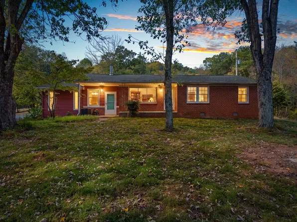 1404 Highway 231 S, Bethpage, TN 37022
