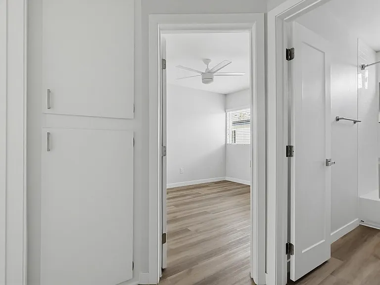 3650 Newton — Photo 24