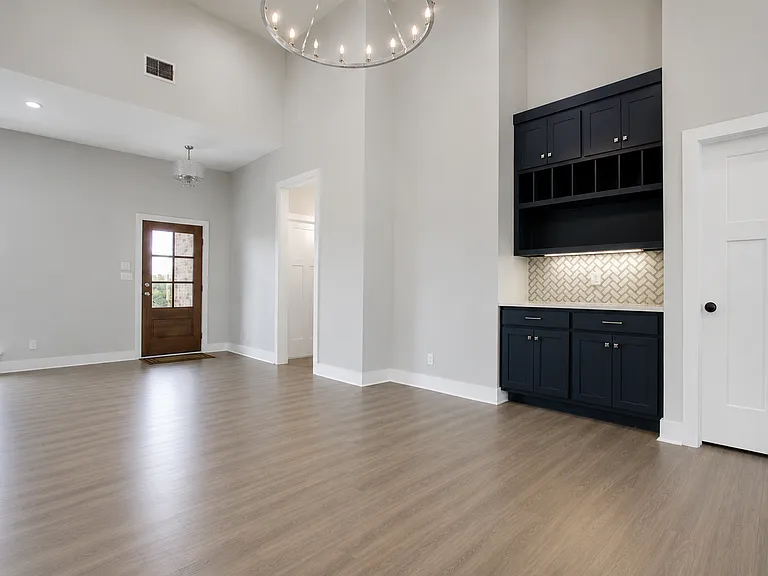 2610 Oak Hills Trl — Photo 6