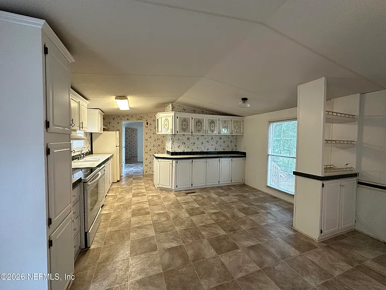 6343 Beloit Ave — Photo 4