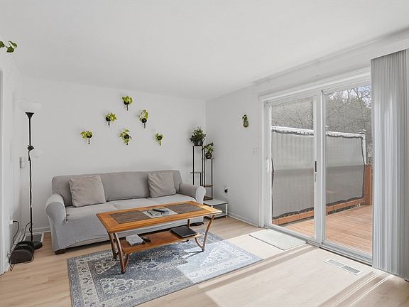 5th image of 67 Providence Rd APT 1