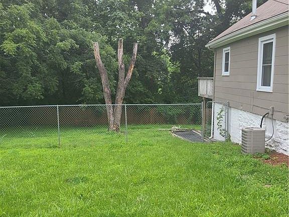 3rd image of 4226 E 54th St