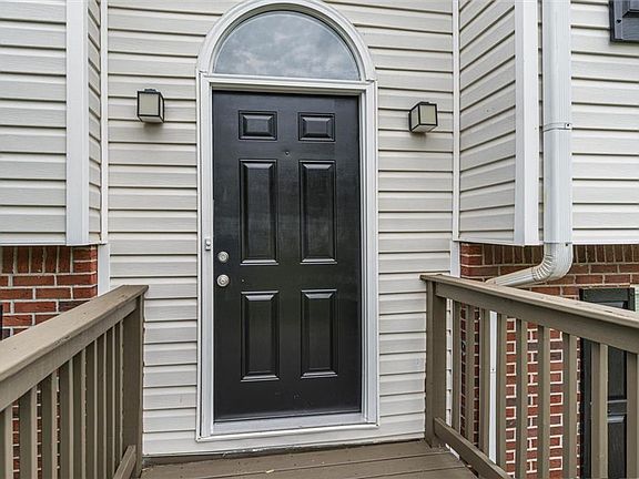 4th image of 1312 Vine Cir