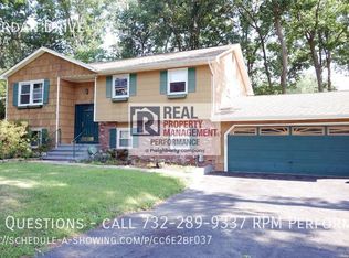 16 Jordan Dr, Toms River, NJ 08755