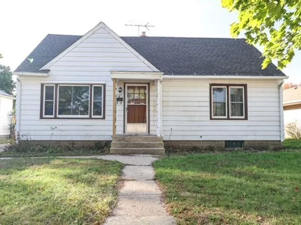 3128 Montrose Ave, Rockford, IL 61101