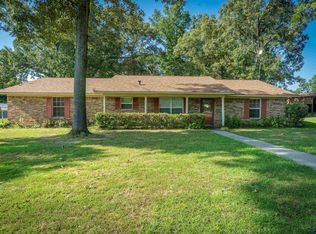 1016 Creekwood Ln, Longview, TX 75602