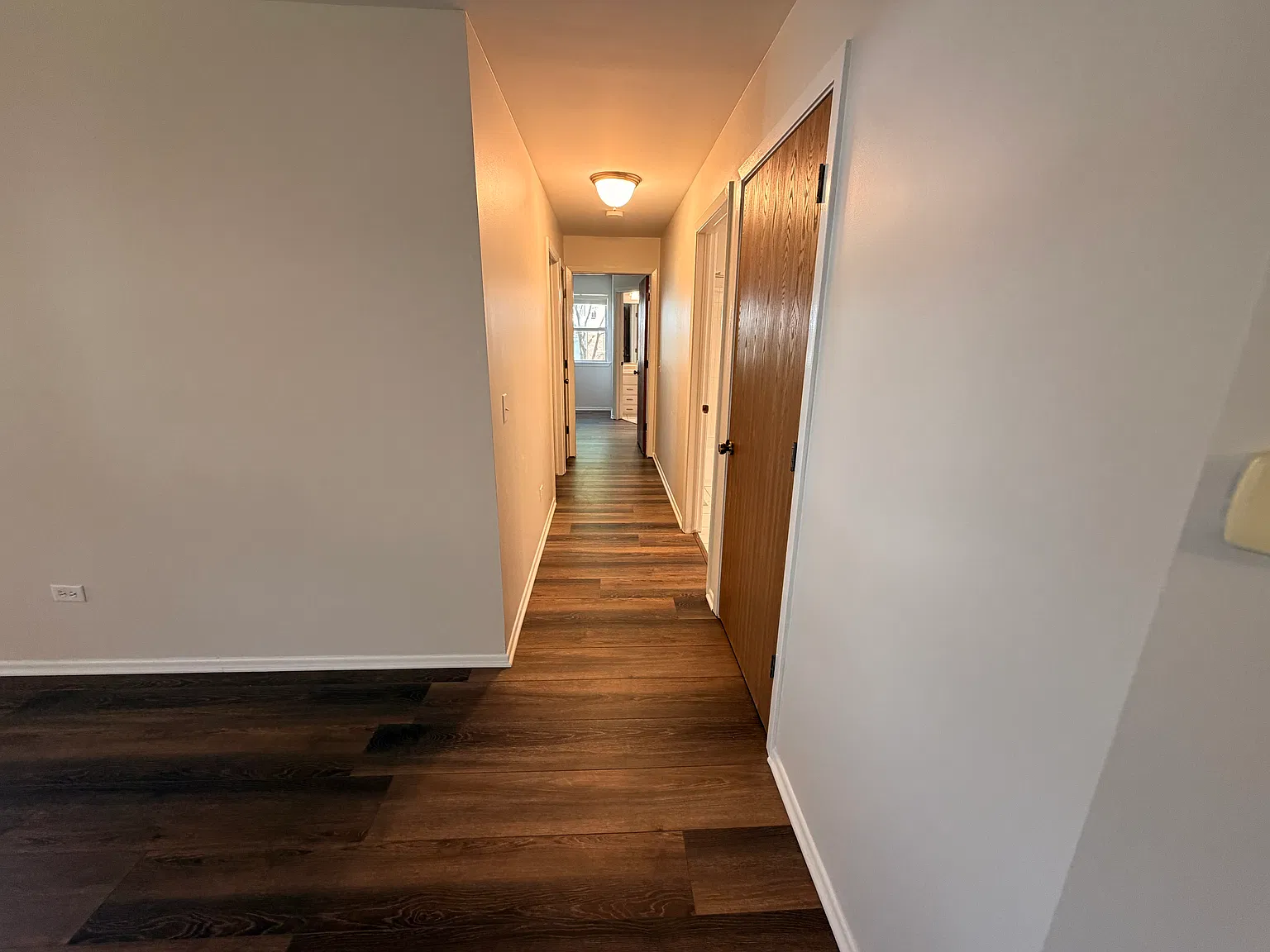 2 bed, 1200 sqft, $2,400 — Photo 4