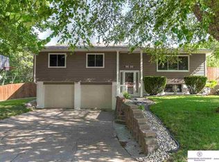 8038 Wirt Cir, Omaha, NE 68134