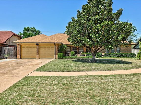 2nd image of 2205 Coburg Pl