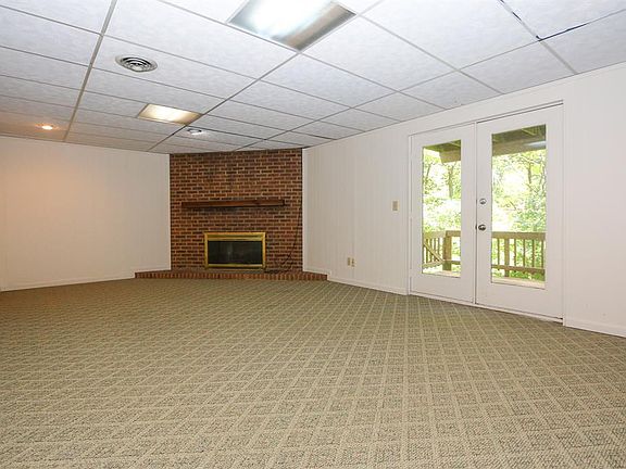 4th image of 2036 Stratford Ct