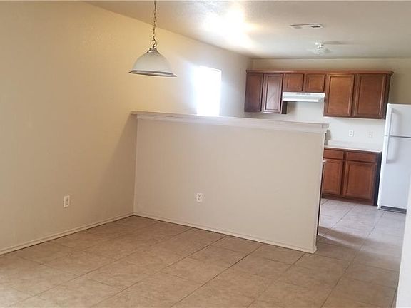 5th image of 3611 Foxglove Ln