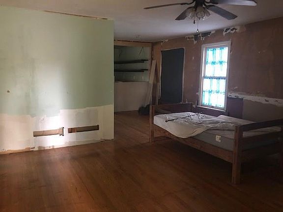 4th image of 2209 Elizabeth Dr