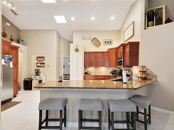 5th image of 2939 Coontie Ave