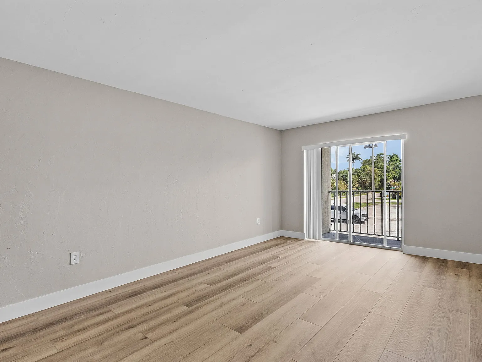 Studio, 481 sqft, $1,145 — Photo 3