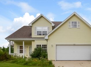 1742 Falcon Dr, Hartford, WI 53027
