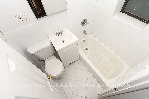 Rented by Copperwood Real Estate | media 17