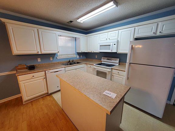 3rd image of 603 Garden Hills Dr