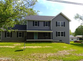 18 Lacona St, Lanesborough, MA 01237