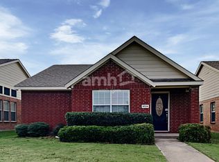 9024 Eastwood Ave, Aubrey, TX 76227