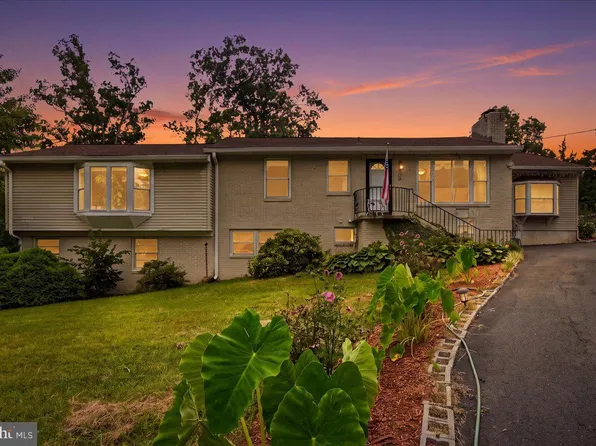 10805 Carol St, Fairfax, VA 22030