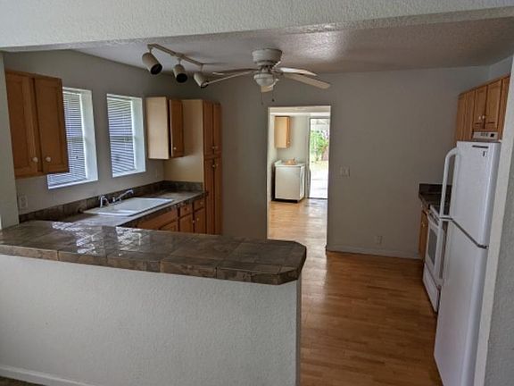 2nd image of 1118 W 8th St