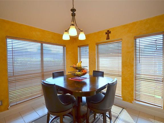5th image of 3817 Blueridge Dr