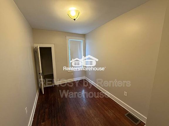 4th image of 400 Lyndhurst St