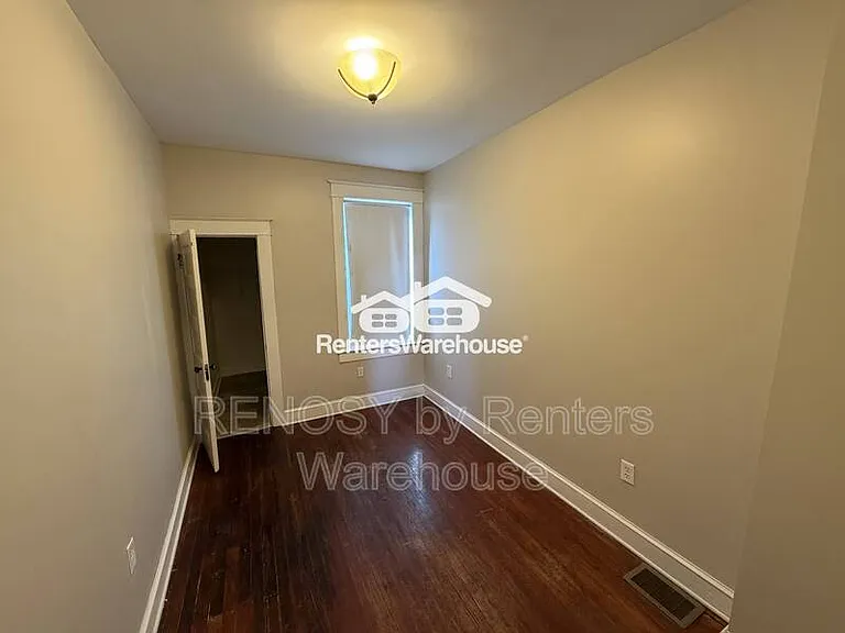 400 Lyndhurst St — Photo 15