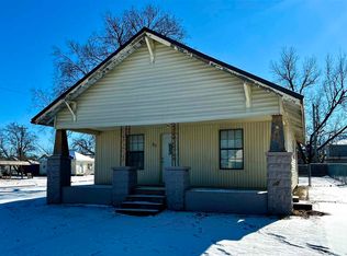 901 W McKinley Ave, Blackwell, OK 74631