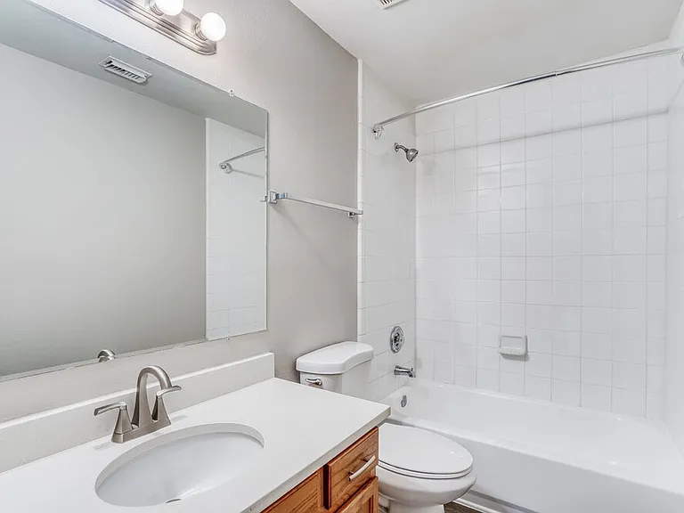 8238 Fuqua Gardens Dr — Photo 16