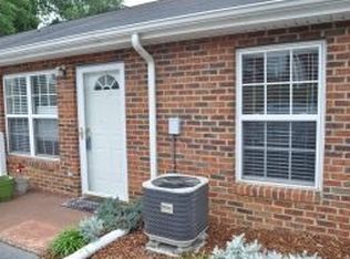 16 Boone Hill Ct, Johnson City, TN 37615
