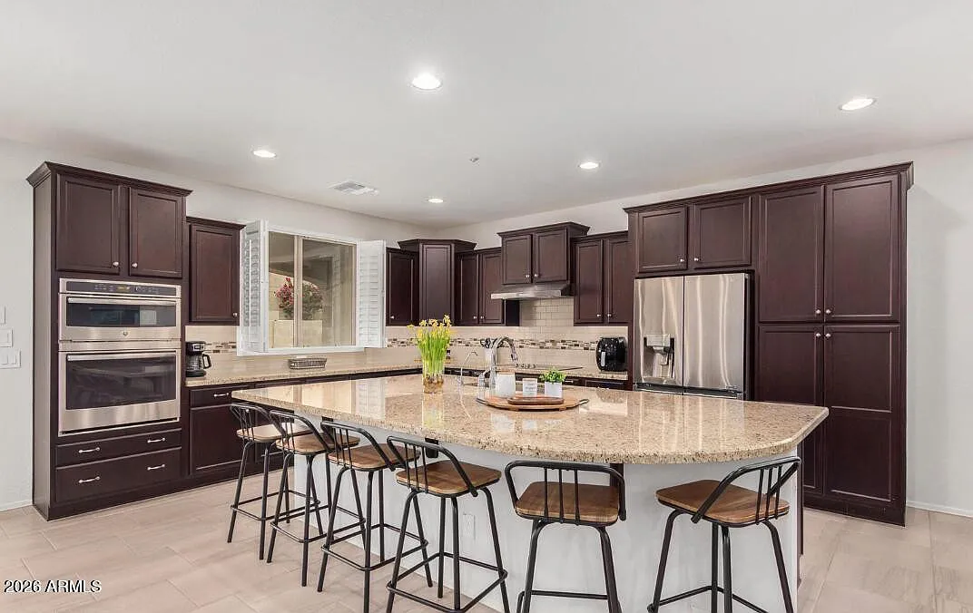 3 bed, 2.0 bath, 2082 sqft, $2,600 — Photo 1