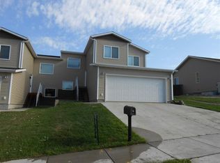 1117 8th Ave NE, Minot, ND 58703