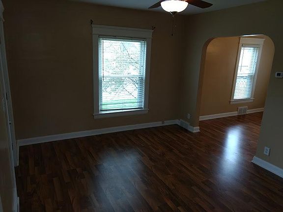 5th image of 121 S East St