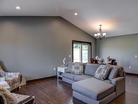 2nd image of 2376 NE Sugar Maple Road