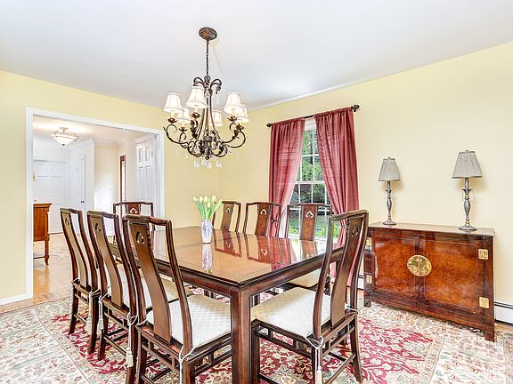 5th image of 31 Gregory Ln