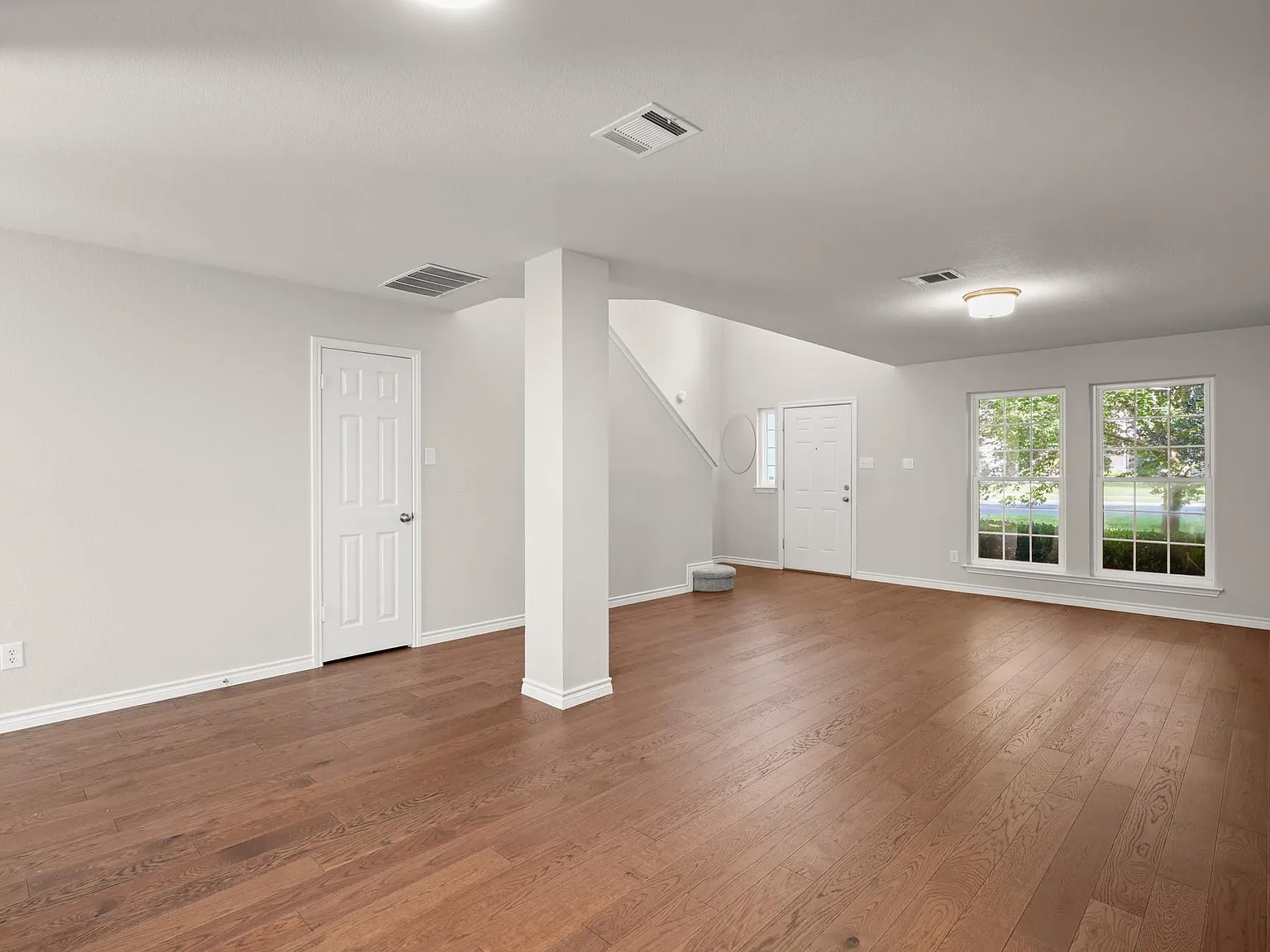 4 bed, 2.5 bath, 2746 sqft, $2,795 — Photo 4