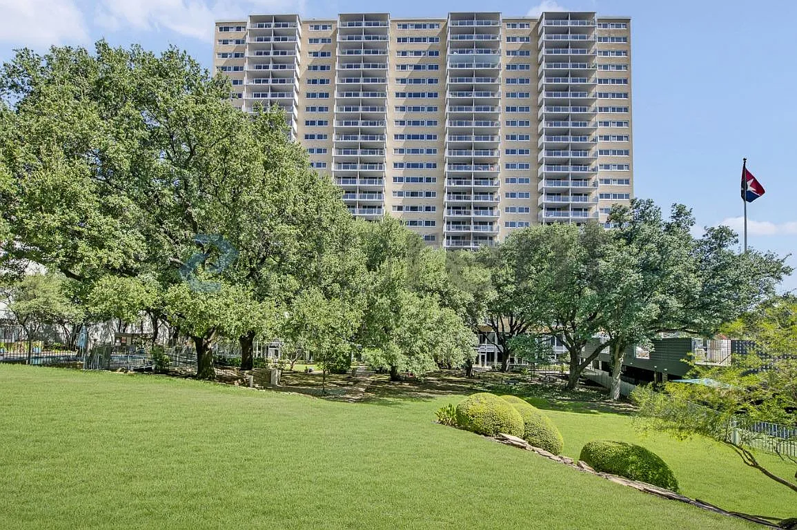 1 bed, 866 sqft, $1,900 — Photo 1