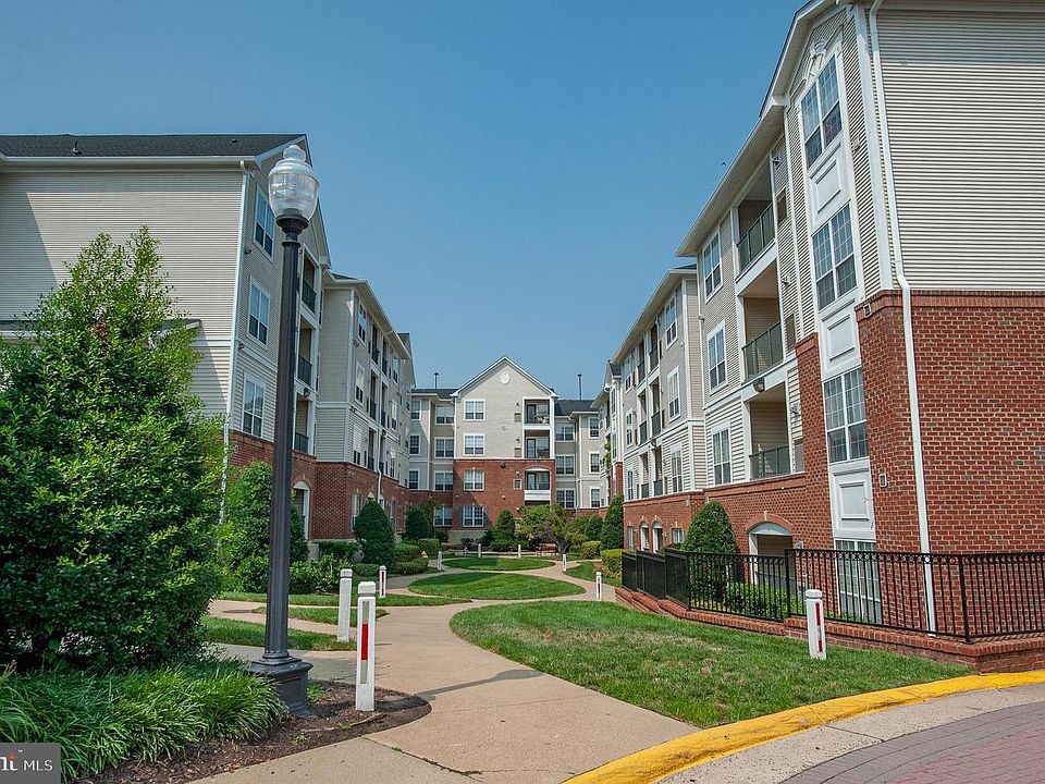 1st image of 4850 Eisenhower Ave Unit 418