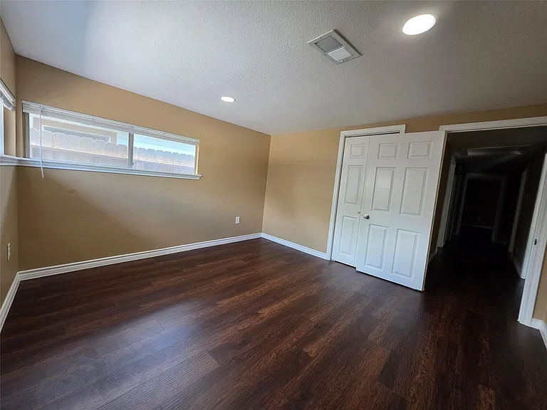 4105 Rutland St — Photo 9
