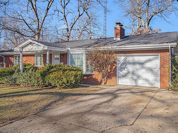 3rd image of 3715 Brentwood Dr
