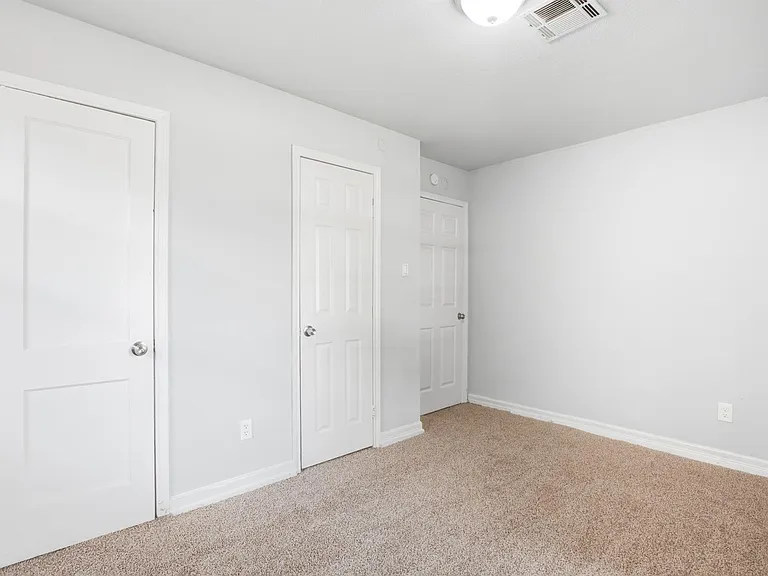 5326 Doulton Dr — Photo 8