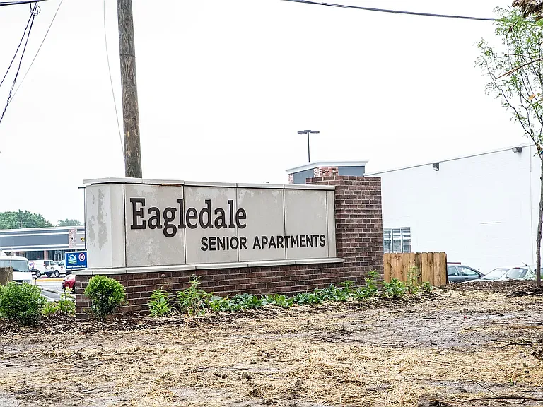 Eagledale Senior — Photo 27
