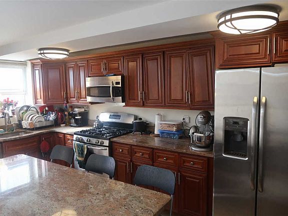 3rd image of 3216 88th St