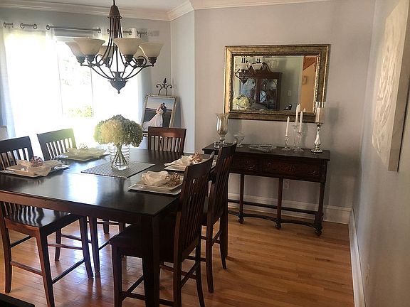 4th image of 35298 Bluff Dr
