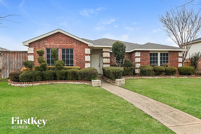 1st image of 623 Blue Chalk Dr